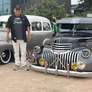 Meet your Posher, Victor